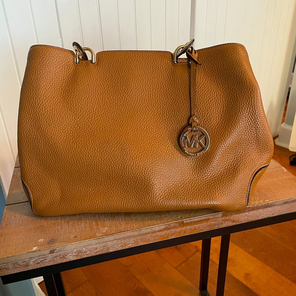 Michael Kors Medium Leather purse